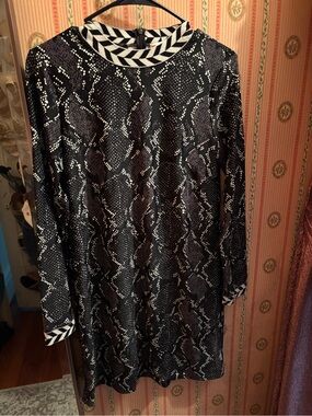 Jude Connally Black & White Snakeskin-Print Long Sleeve Dress